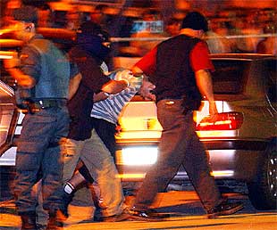 TRES DETENIDOS POR RELACIÓN CON ETA.