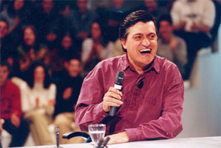 José Miguel Monzón,  El Gran Wyoming . PLANO MEDIO - ESCENA