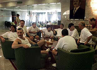 HALLADO EL CADÁVER DE LA VÍCTIMA DEL PETROLERO DE YEMEN.