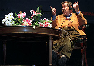 Günter Grass fotografiado en Madrid, en 1999, durante la presentación de su libro    Mi siglo. 