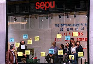 LA CARA DEL PARO, EN EL ESCAPARATE.