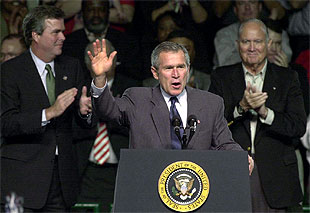 Bush protagoniza la recta final de la campaña electoral