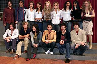 Los 16  triunfitos  posaron ayer excepcionalmente para la prensa.