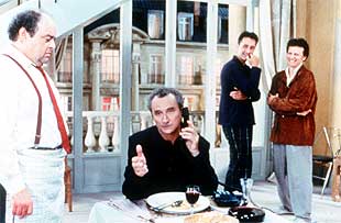 Fotograma de la película francesa  La cena de los idiotas. 