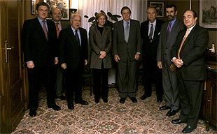 Los miembros del jurado Alfonso de Salas, Pablo Antoñanzas (secretario), Jesús de Polanco, Catalina Luca de Tena, Fernando Falcó, Santiago de Ybarra, Carlos Muñoz Repiso y Jesús Ruiz-Beato, de izquierda a derecha.