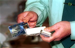 Detenidas 34 personas por falsificación de tarjetas