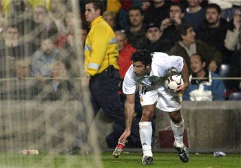 Barça y Madrid empatan un partido suspendido durante 16 minutos