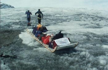 Imagen de un capítulo de la serie    Rumbo a Thule. 