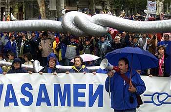 Imagen de la manifestación contra los trasvases celebrada ayer en Valencia.
