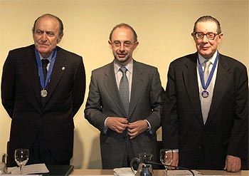 Cincuenta años de contribución a la economía española