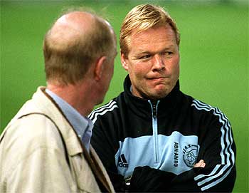 Ronald Koeman, ayer en el entrenamiento del Ajax en Mestalla.