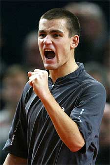 Mijaíl Yuzhny, feliz.