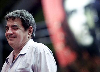 Eliseo Alberto, ayer, en Guadalajara; detrás, una imagen del  Che  Guevara.