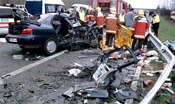 Estado en que quedó el vehículo Hyundai, ocupado por el matrimonio de Mataró y su hija de siete años.