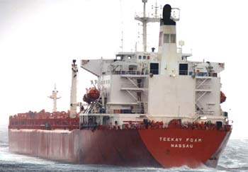 Tercer petrolero expulsado