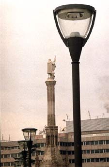 Colón descubre nuevas farolas