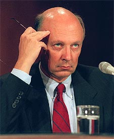 El ex director de la CIA James Woolsey, en una imagen de 1996.