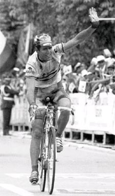 Abraham Olano, ganando el Mundial de 1995, en Colombia.