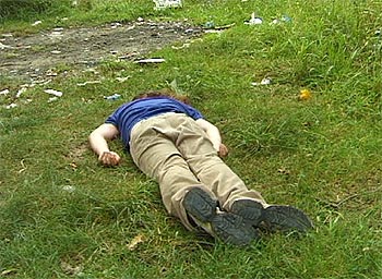 Fotograma de la videoinstalación 'K.Y.D. Kill'Em All' (2002), de Jon Mikel Euba, en el Museo Artium de Vitoria.