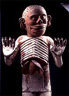  Mictlantecuhtli,  escultura en barro cocido, estuco y pintura, realizada hacia 1480.