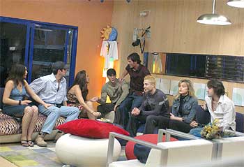 Integrantes de la familia de    Gran Hermano,  que el próximo jueves concluye su cuarta edición.