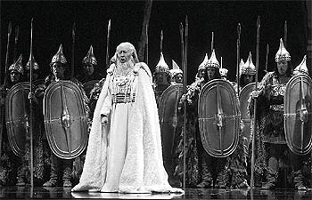 Un momento de la representación de    Norma  en Bilbao.