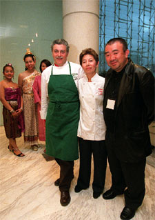 Alfonso Iaccarino, Tasanai Phian-o-Pas y Tetsuya Wakuda, en la I Cumbre Internacional de Gastronomía.