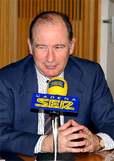 Rodrigo Rato, ayer, durante la entrevista en el programa  Hoy por hoy .