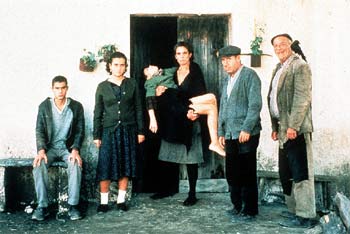 Una escena de  Los santos inocentes  , de Mario Camus. 