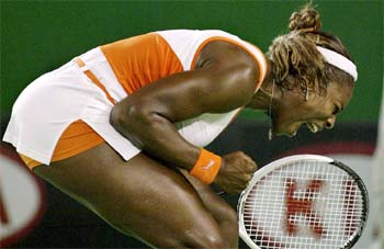 Serena Williams no puede contener su alegría y su excitación al consumar su triunfo.