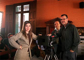 Ana Fernández, Antonio Resines y Eduard Cortés, en un descanso del rodaje de   Mónica.  