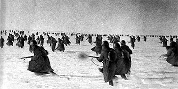 Imagen de la batalla de Stalingrado, en agosto de 1942, que enfrentó al Ejército Rojo con las tropas de Hitler y en la que murieron más de 2.600.000 combatientes.