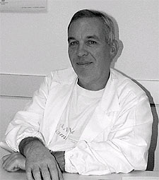 El cirujano Angelo Rumi.