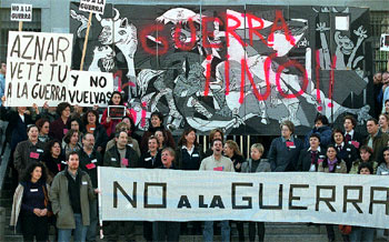 LOS TRABAJADORES DEL REINA SOFÍA, CONTRA LA GUERRA.