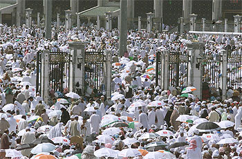 DOS MILLONES DE MUSULMANES, RUMBO A LA MECA