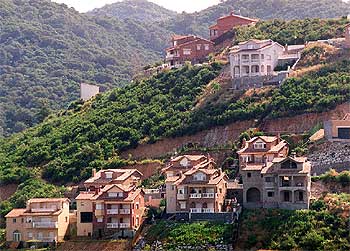 La atomización del sector inmobiliario propicia las compras y fusiones.