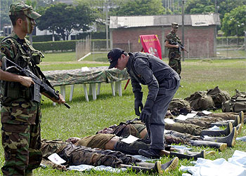 Choques entre el Ejército de Colombia y los paramilitares