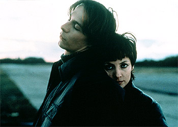 Fele Martínez y Najwa Nimri en  Los amantes del Círculo Polar. 