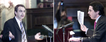 José Luis Rodríguez Zapatero, a la izquierda, y José María Aznar, ayer, durante su debate en el Congreso de los Diputados.
