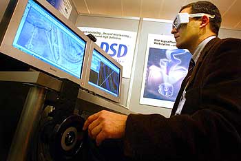 Un asistente a la Semana Geomática de Barcelona.