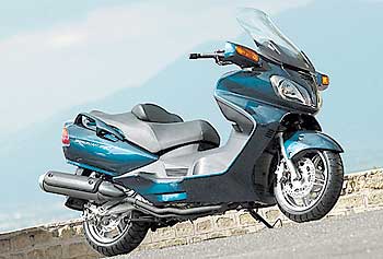 El Burgman 650 tiene imagen de escúter, pero ofrece mucho más.