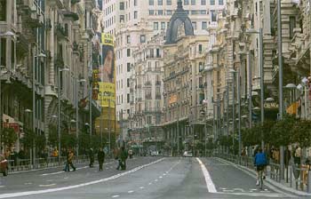 LA GRAN VÍA FUE AYER DE LOS PEATONES Y CICLISTAS.