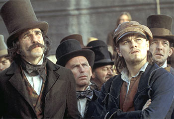 Daniel Day-Lewis y Leonardo DiCaprio, en una secuencia de  Gangs of New York. 