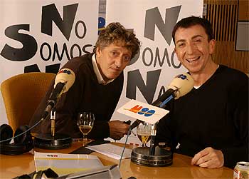 Enrique San Francisco, a la izquierda, con Pablo Motos, conductor del programa despertador  No somos nadie .