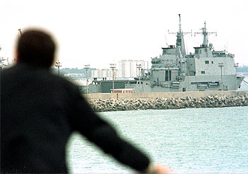 El buque  Galicia,  atracado a mediodía de ayer en el puerto de la base de Rota.