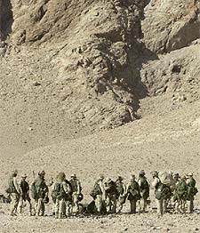  Marines  de EE UU reunidos cerca de Kandahar, al sur de Afganistán.