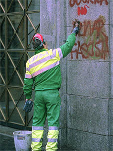 20 TONELADAS DE BASURA TRAS LA BATALLA.