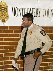 El  sheriff  Charles A. Moose . 