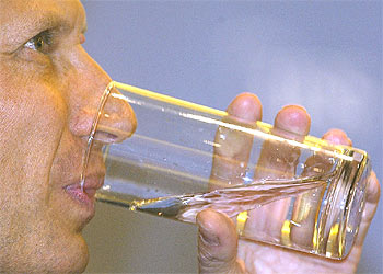 El ministro francés de Asuntos Exteriores, Dominique de Villepin, ayer, en el Instituto Internacional de Estudios Estratégicos en Londres.