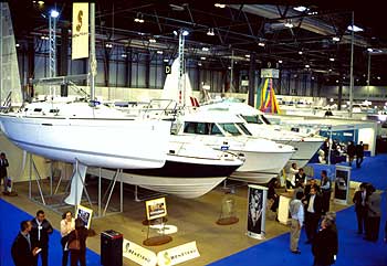 Uno de los   stands   de  Exponáutica 2002.